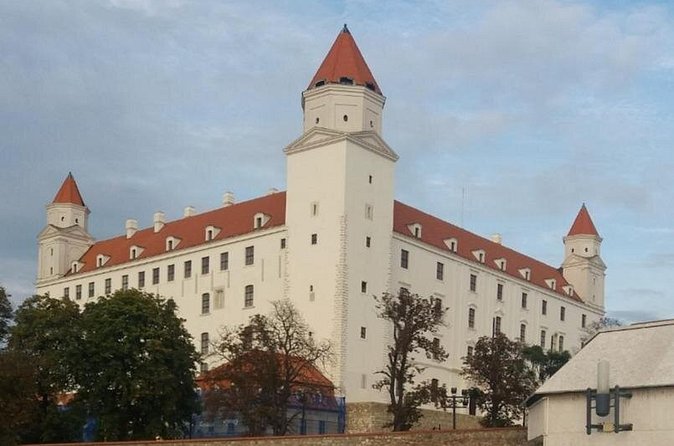 2H Private Tour with Jakub - Old Town essentials: St. Martin’s Cathedral, city walls, and the logic of the streets