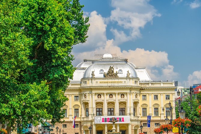 Bratislava 2 hours walking tour with beer tasting - Main Square and Franciscan Church: the busy center, guided