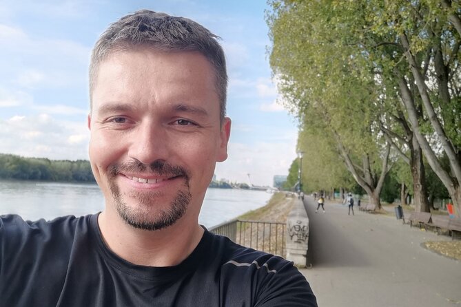Bratislava City & Castle Walking Tour with Sebastian in English - Meeting Point and Getting Started Without Stress