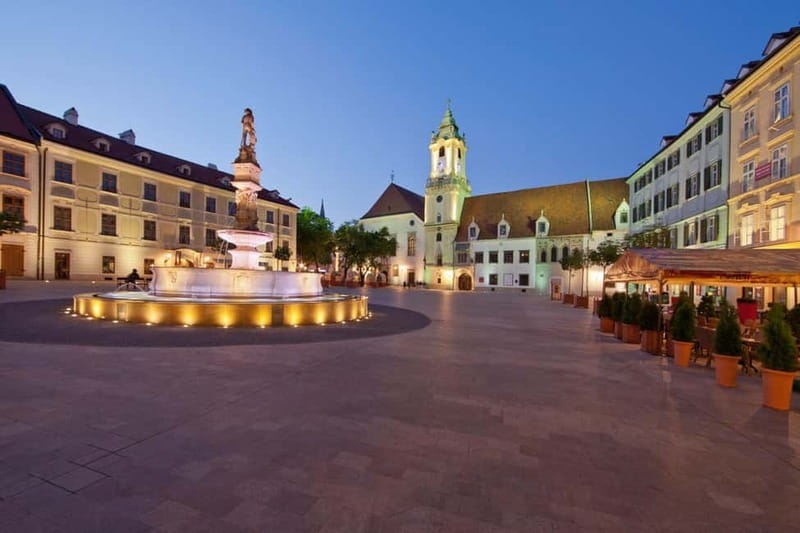 Bratislava: Guided Walking Tour at Night with Old Town - Meeting at Park Inn and Getting Oriented Fast