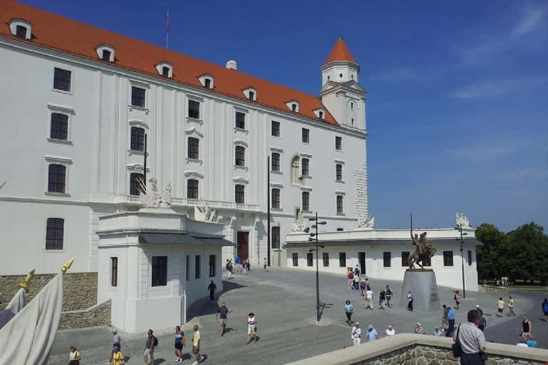 Bratislava: Guided Walking Tour with Castle Entry Ticket - Key Highlights at a Glance