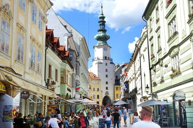 Bratislava: Private Walking Tour with Optional Beer Tasting - Bratislava Castle exteriors in the 3-hour option, worth it or skip it