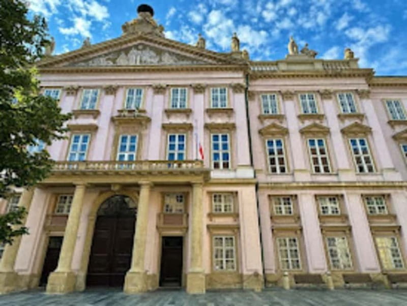 Bratislava: Private Walking Tour with Optional Beer Tasting - Price and value: what $69 gets you in real time