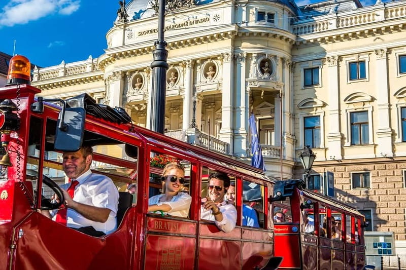 Bratislava: Sightseeing Bus Tour - Bus Views Over the Danube, Then Real Time in the Castle