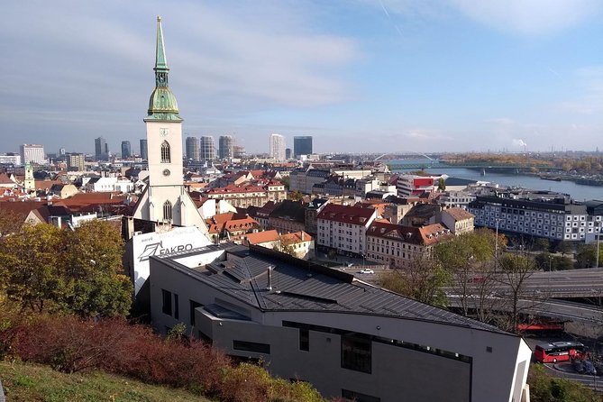 Bratislava walk tour with bonuses and castle 3€ + Tip, kids free - Cumil and Schöne Náci: short stops, big photo energy