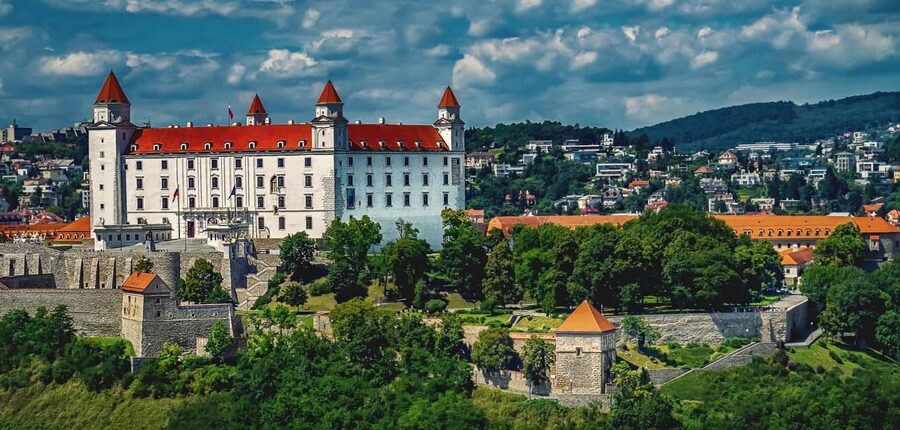 Castles, Čičmany & Bratislava - Trenčín Castle and Matúš Tower, a real fortress above the town