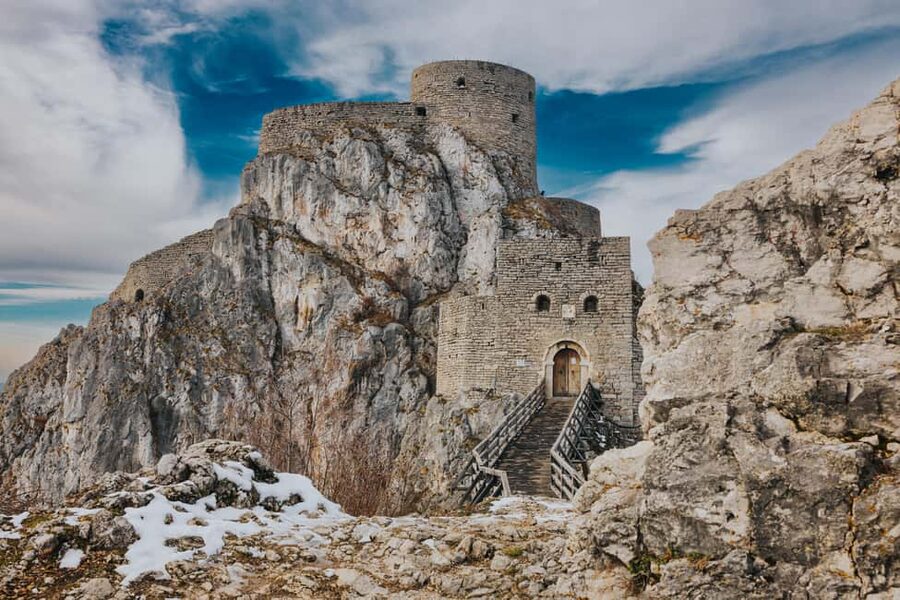 Day trips from Vienna: Bratislava and Budapest with Guide - Real-World Guide Strengths You Can Expect