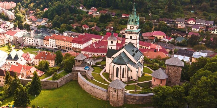 From Bratislava: Dracula Nosferatu - Orava Castle Day Tour - Orava Castle: the cliffside fortress behind the Nosferatu vibe