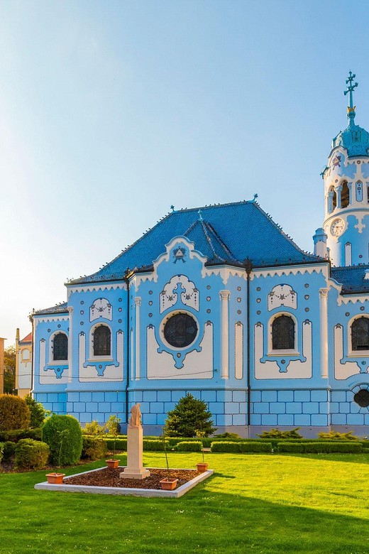 From Vienna: Bratislava with Local Guide, Castle & UFO Views - Bratislava Castle: Quick Access to Big Views