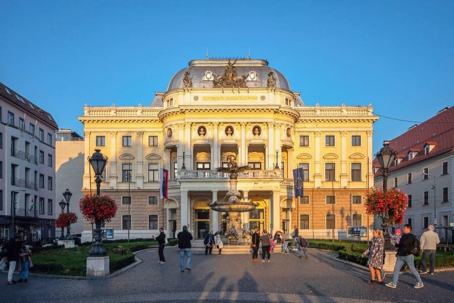 From Vienna: Bratislava with Local Guide, Castle & UFO Views - St. Martin’s Cathedral: Guided Tour Plus Time to Roam