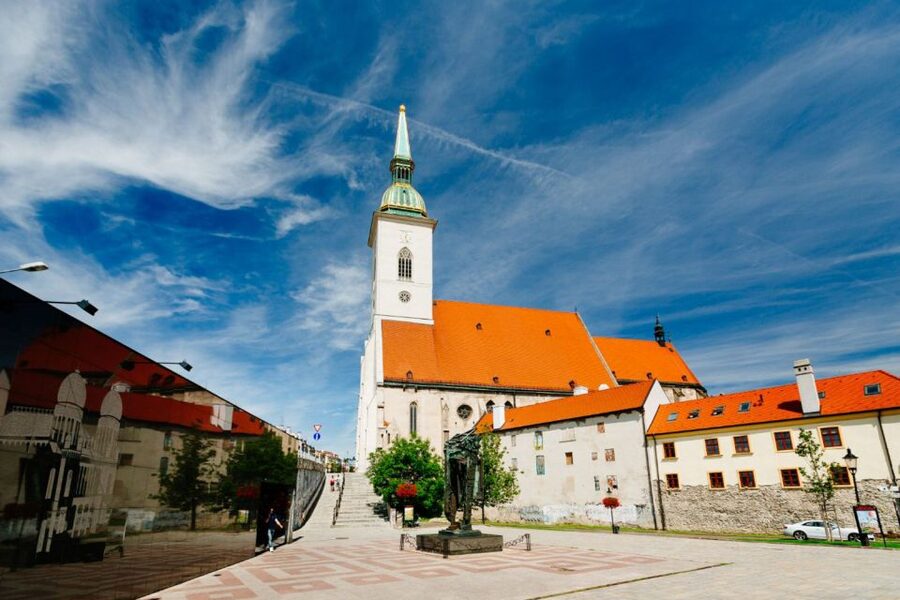 From Vienna: Guided Tour to Bratislava with Speed Boat Ride - The Danube return on Twin City Liner: fast, comfortable, and worth planning