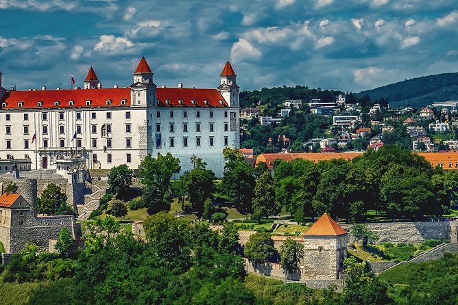 Great Bratislava City Tour - Presporacik Oldtimer - Key highlights to look for