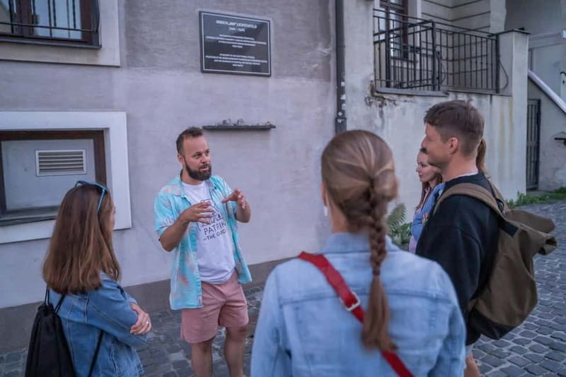 Highlights of Bratislava - Old Town with Castle private tour - Getting Oriented at Hlavné námestie and the Maximilian/Rolland Fountain