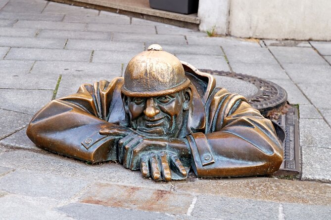 Jewish History of Bratislava Old Town Private Walking Tour - Rabbi Chatam Sofer Memorial: the cemetery and the staying power of ideas