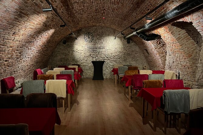 Quick Wine Tasting in Michalská - Photo-friendly ambiance, without turning it into a costume party