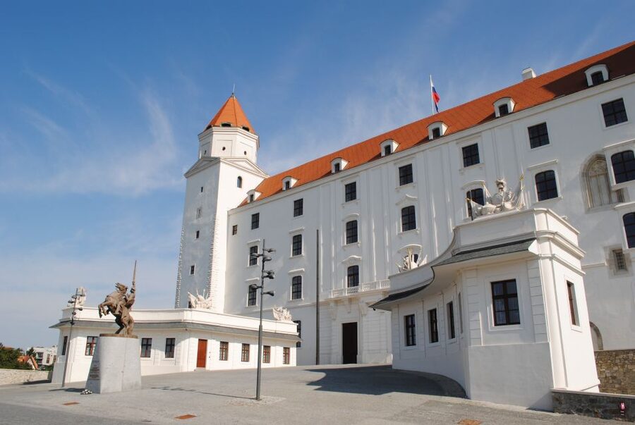 Vienna: Bratislava Day Trip with Private Guide and Transport - Should you book this Vienna to Bratislava tour?